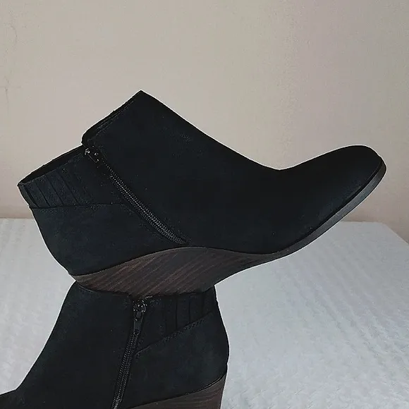Lucky Brand Zorla Women's Black Wedge Ankle Boots 10 M Black brown heel