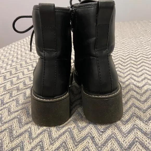 Madden Girl Carra Black Platform Combat Boots Sz 6.5