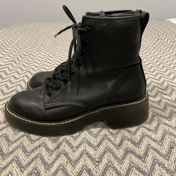 Madden Girl Carra Black Platform Combat Boots Sz 6.5