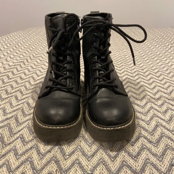 Madden Girl Carra Black Platform Combat Boots Sz 6.5