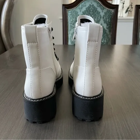 Madden Girl Carra Women Platform Combat ankle Boots white 7.5 NEW!