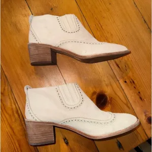 Madewell The Grayson Brogue Chelsea Suede Leather Boot Bone White Cream Size 9