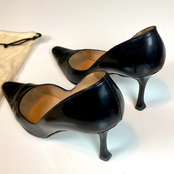 MANOLO BLAHNIK black leather heels, size 5 1/2, with original duster