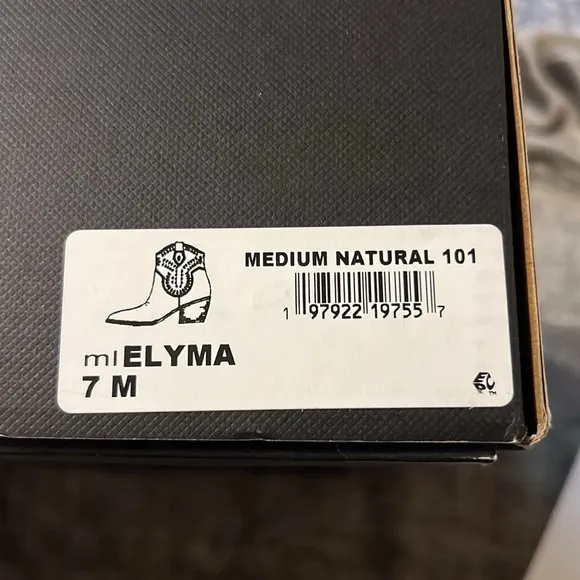 Marc Fisher LTD Elyma Leather Bootie in Medium Natural, Size 7M, NIB