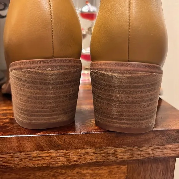 Marc Fisher LTD Elyma Leather Bootie in Medium Natural, Size 7M, NIB