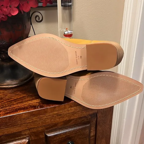 Marc Fisher LTD Elyma Leather Bootie in Medium Natural, Size 7M, NIB