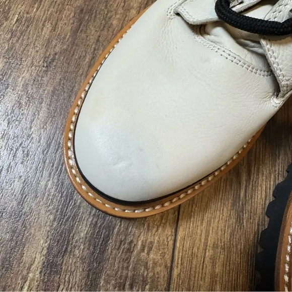 Marc Fisher NWOT Idaran Cream Pebbled Leather Lace-Up Combat Ankle Boots