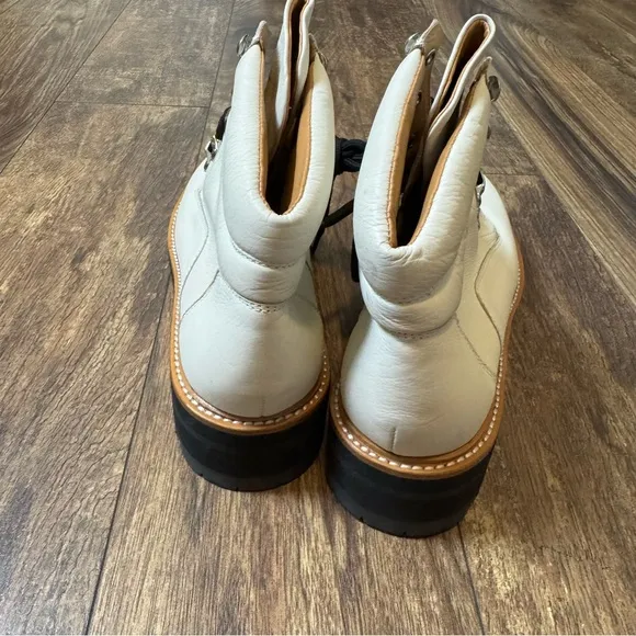 Marc Fisher NWOT Idaran Cream Pebbled Leather Lace-Up Combat Ankle Boots