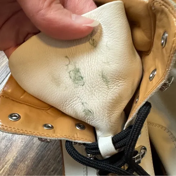 Marc Fisher NWOT Idaran Cream Pebbled Leather Lace-Up Combat Ankle Boots