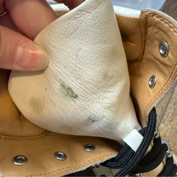 Marc Fisher NWOT Idaran Cream Pebbled Leather Lace-Up Combat Ankle Boots