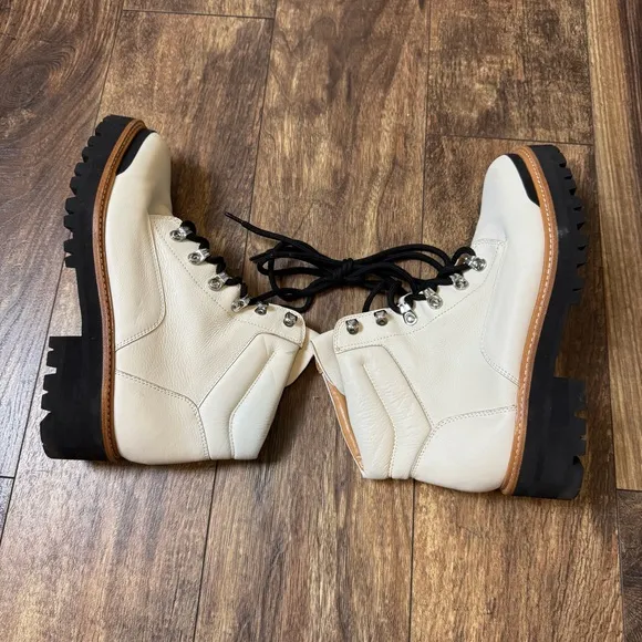 Marc Fisher NWOT Idaran Cream Pebbled Leather Lace-Up Combat Ankle Boots