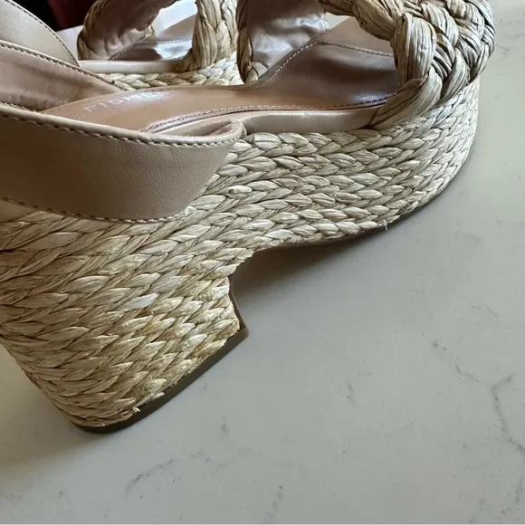 Marc Fisher Steel boho Raffia Sandal platform Size: 9