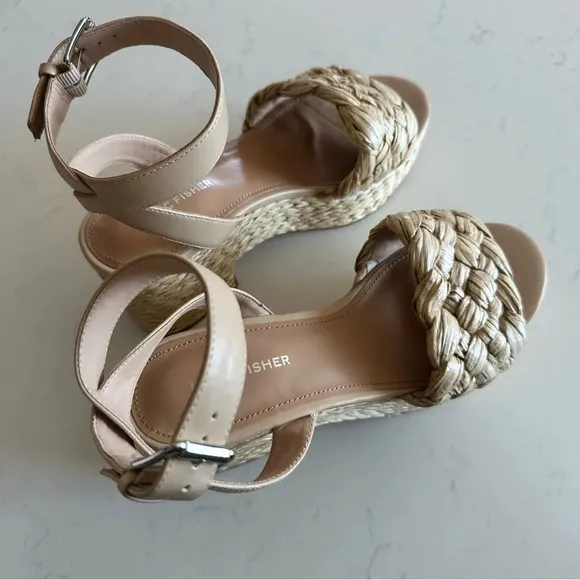 Marc Fisher Steel boho Raffia Sandal platform Size: 9