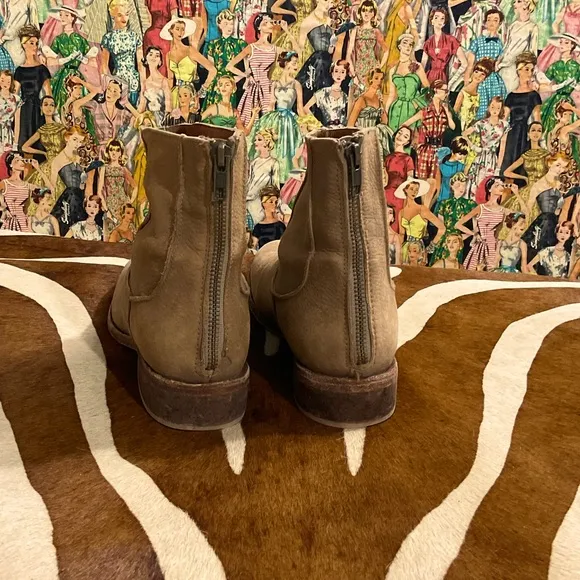 Matisse X Free People Gerald Distressed Leather Chelsea Boots Ankle Bootie 9.5