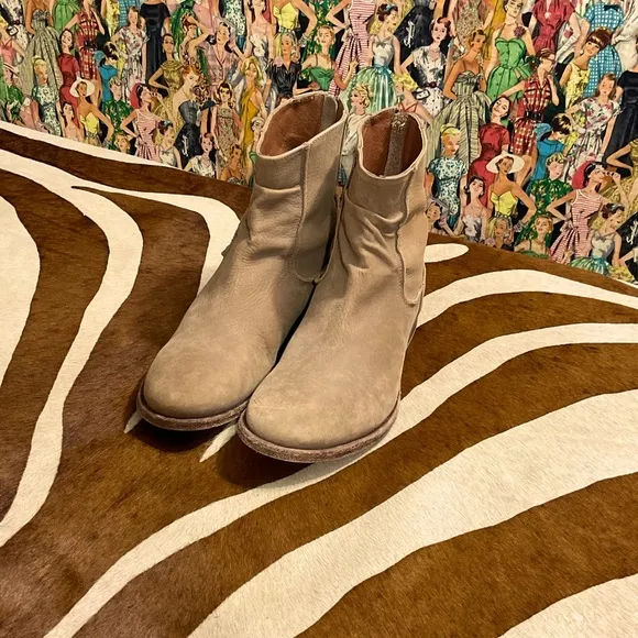 Matisse X Free People Gerald Distressed Leather Chelsea Boots Ankle Bootie 9.5