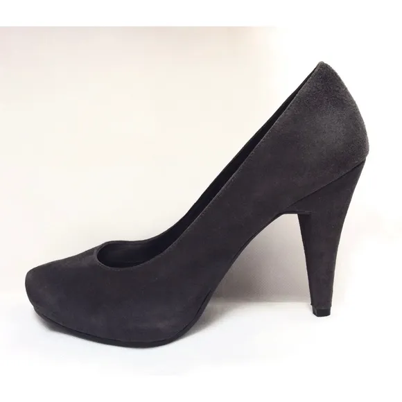 ME TOO Locket Gray Suede Platform Pumps Heels