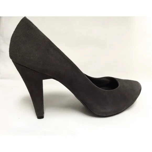 ME TOO Locket Gray Suede Platform Pumps Heels