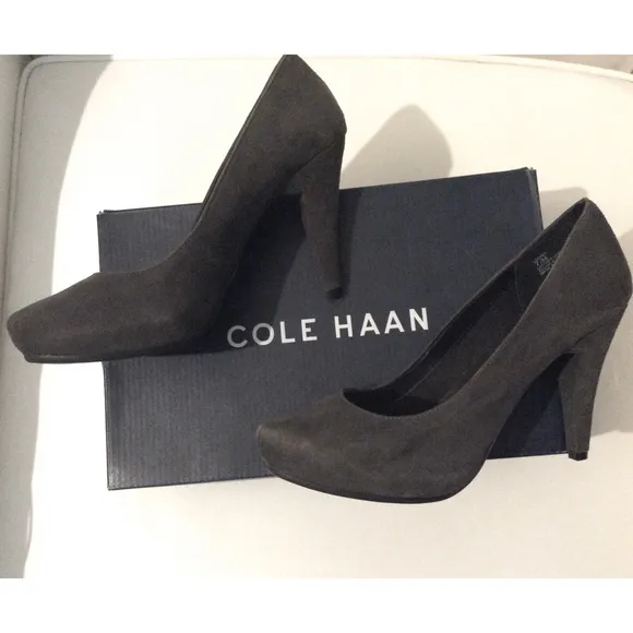 ME TOO Locket Gray Suede Platform Pumps Heels