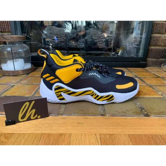 Mens 9 Adidas D.O.N. Issue #3 GCA Bell Air Academy Athletic Basketball Shoes GV7