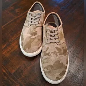 Men's Clarks Torbay Lace-Up Low-Top Sneakers Rare Sand Beige Camo Size 8