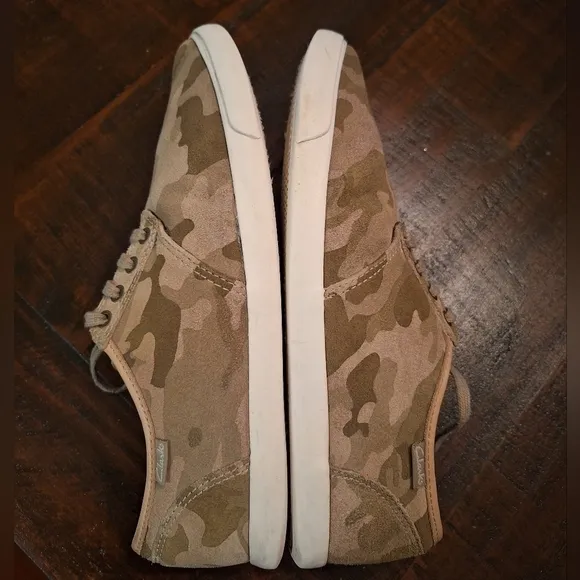 Men's Clarks Torbay Lace-Up Low-Top Sneakers Rare Sand Beige Camo Size 8