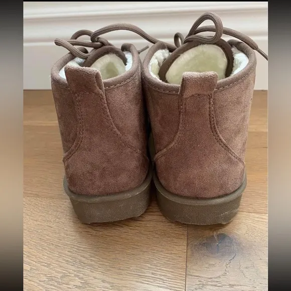 Men’s fuzzy suede short boots, men’s size 10/women’s 11.5