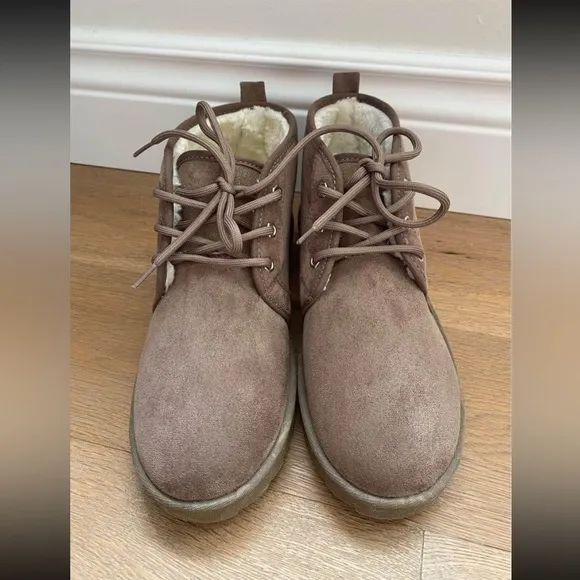 Men’s fuzzy suede short boots, men’s size 10/women’s 11.5