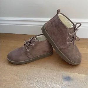 Men’s fuzzy suede short boots, men’s size 10/women’s 11.5