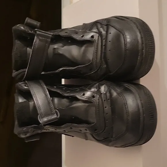 Mens High Top Black Air forces Size 10.5