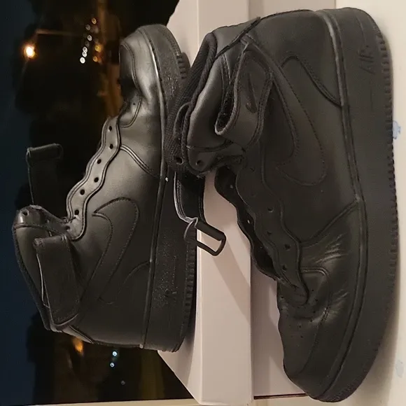 Mens High Top Black Air forces Size 10.5