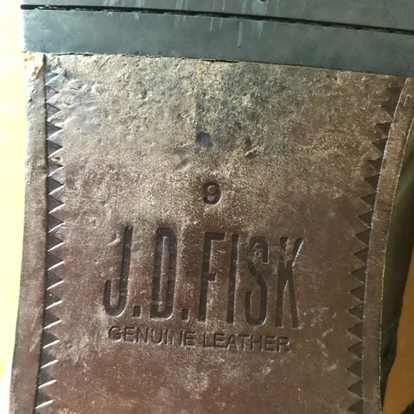 Mens J.D. Fisk leather dress shoes- size 9