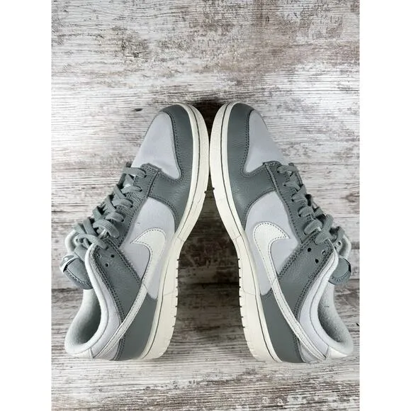 Men's Nike Dunk Low 'Mica Green' Low Top Sneakers Sz 9.5 Athletic