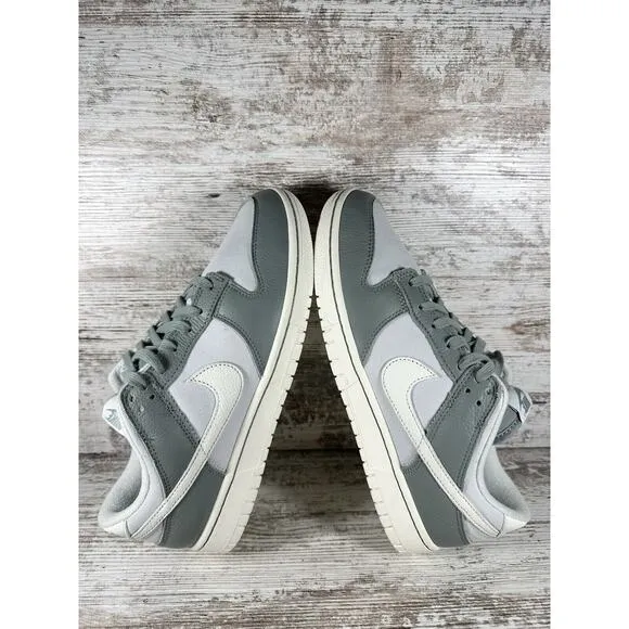 Men's Nike Dunk Low 'Mica Green' Low Top Sneakers Sz 9.5 Athletic