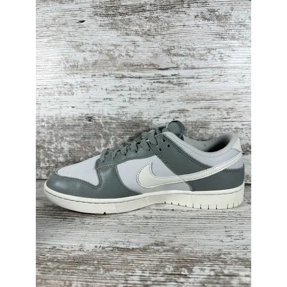 Men's Nike Dunk Low 'Mica Green' Low Top Sneakers Sz 9.5 Athletic