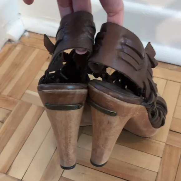 Michael Kors Brown Studded Woven Leather Huarache Sandals Size 6M