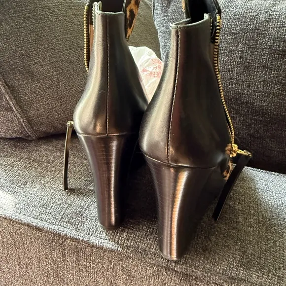 Michael Kors Clara Natural Printed Haircalf Bootie - size 9
