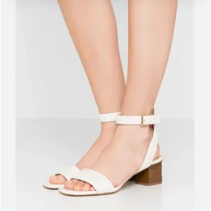 MICHAEL MICHAEL KORSPetra Woven Ankle-Strap Sandals size 8 NEW