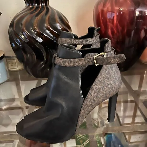 Michael Kors Black and Brown Women's Heeled Boots size 8