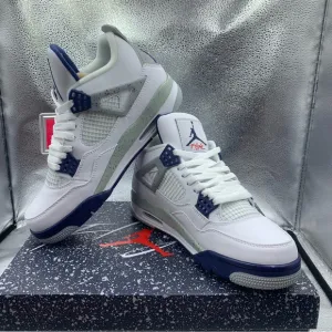 Midnight Navy Jordan Air aj-4 man’s size 10.5
