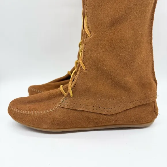 MInnetonka Front Lace Knee High Moccasin Boots In Carmel Suede - 8 Boho Festival