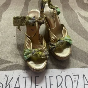 Missoni size 36 shoes. 🍀*