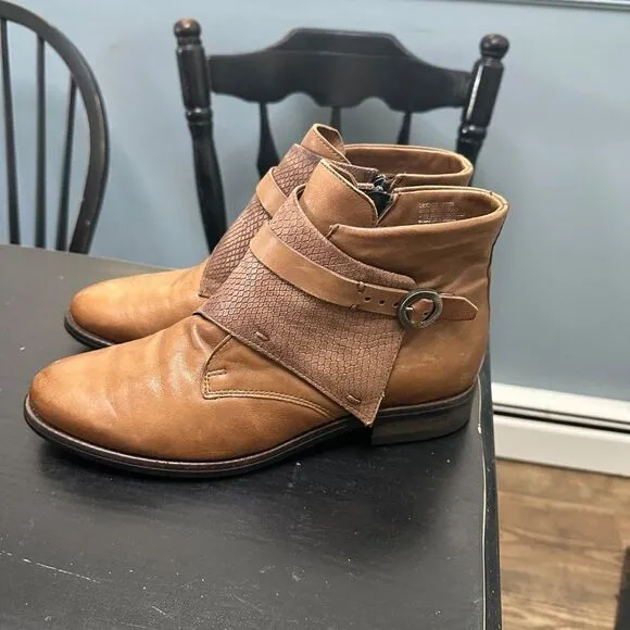 Miz Moos New York City Tan Leather  Side Zip Ankle Boots Booties Size 42