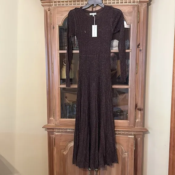 MOON RIVERBrown Long Sleeve Maxi Dress