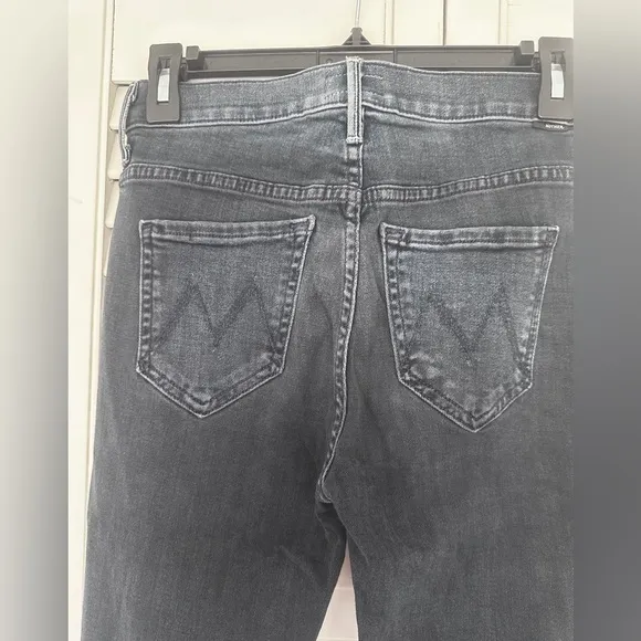 MOTHER Women’s 25 Stunner Zip Ankle Step Fray Jeans Dark Wash Distressed Hem