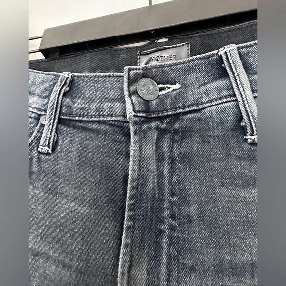 MOTHER Women’s 25 Stunner Zip Ankle Step Fray Jeans Dark Wash Distressed Hem