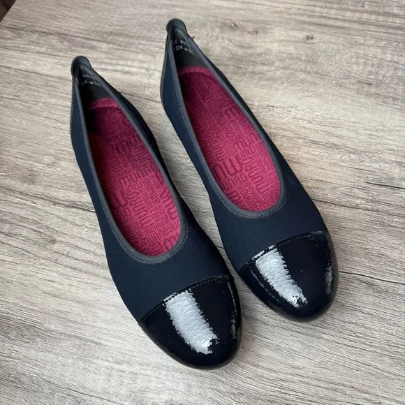 Munro Henlee Cap Toe Slip On Shoes 9349 8.5
