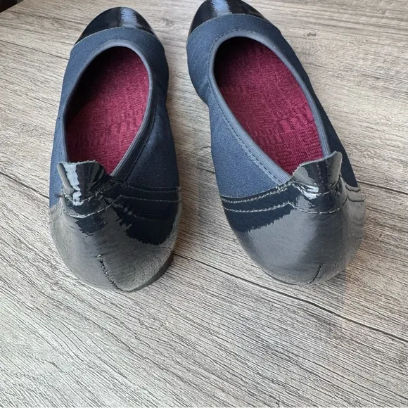 Munro Henlee Cap Toe Slip On Shoes 9349 8.5