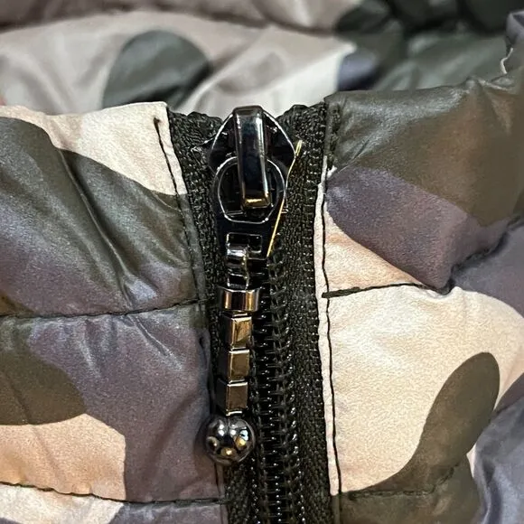 My Anorak Camo Nylon Down Puffer Vest Super Soft Women's Size Large - MSRP $150