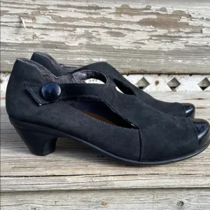 Naot Radical Black Nubuck Patent Leather Cap Toe T-Strap Shoes Women's Size 8