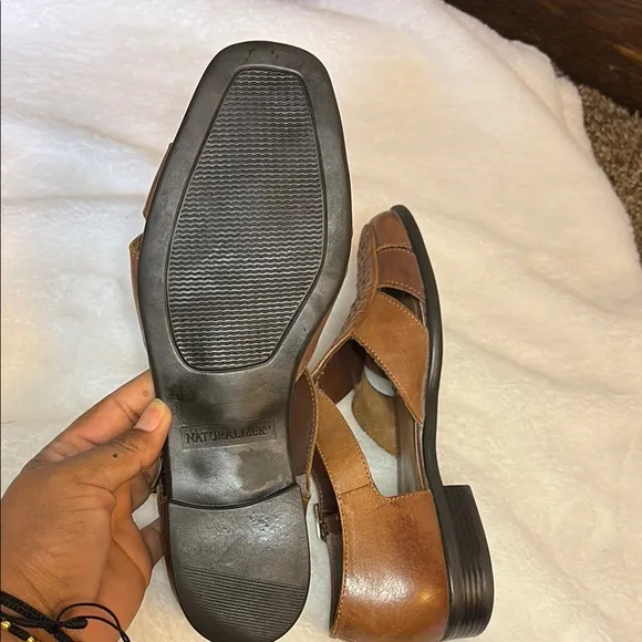 Naturalizer Brown Leather Sandals with Woven Design Vintage